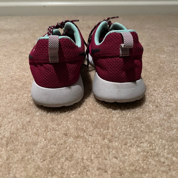 Nike Roshes - Picture 4 of 5